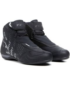 TCX R04D WP Shoes Black/White 622